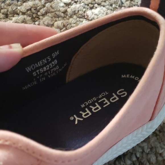 Pink sperrys - Picture 4 of 4